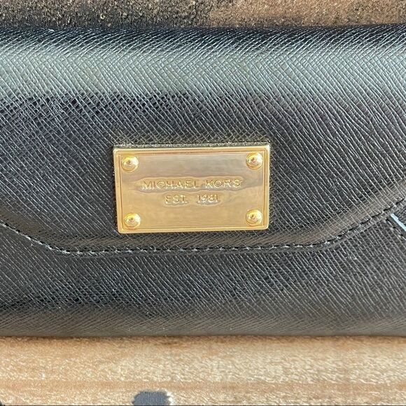 Michael Kors Multifunction iPhone 5 Wristlet / Wallet Clutch Bag in Black - Picture 7 of 11